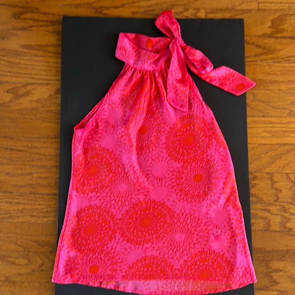 Karlie, Size Large